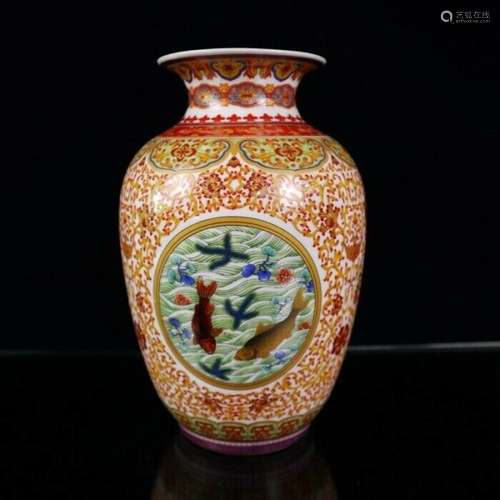 Chinese Porcelain Handmade Exquisite Vase 10569