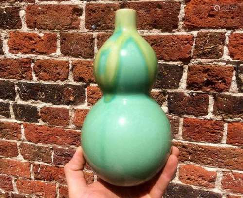 Lovely Chinese Celadon Double Gourd Vase with drip glaze