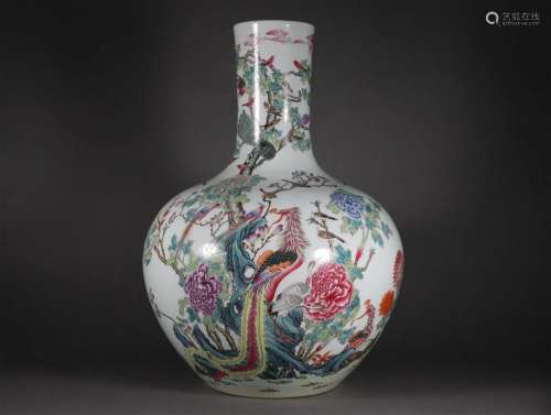 A Famille Rose Gloubular Vase