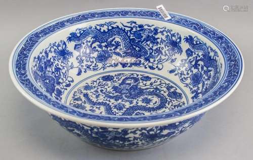 Chinese Blue and White Dragon Bowl Wanli Mark