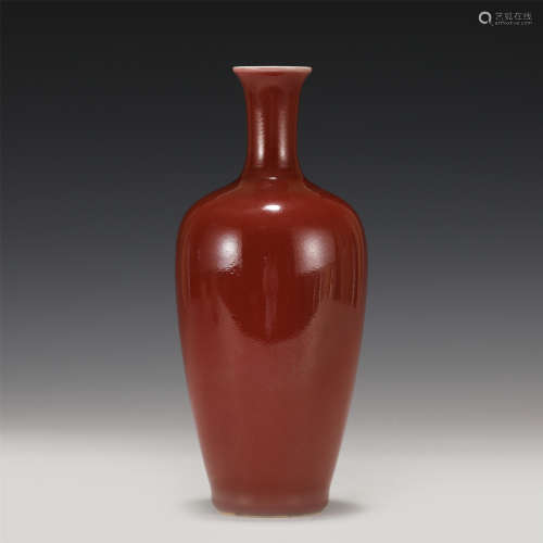 A CHINESE BRIGHT RED GLAZE PORCELAIN VASE