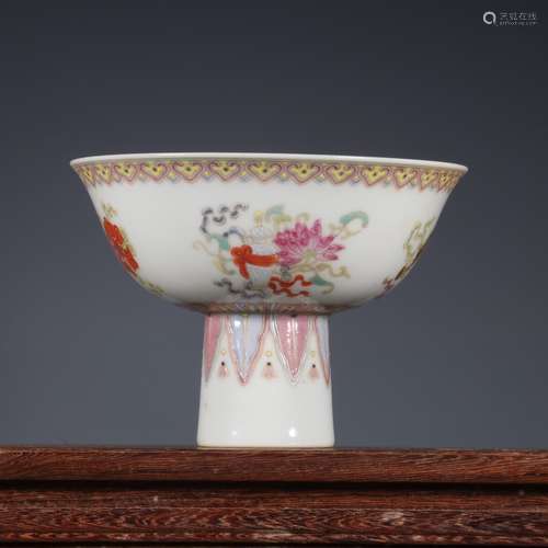 A  YONGZHENG  FAMILLE ROSE STEM CUP