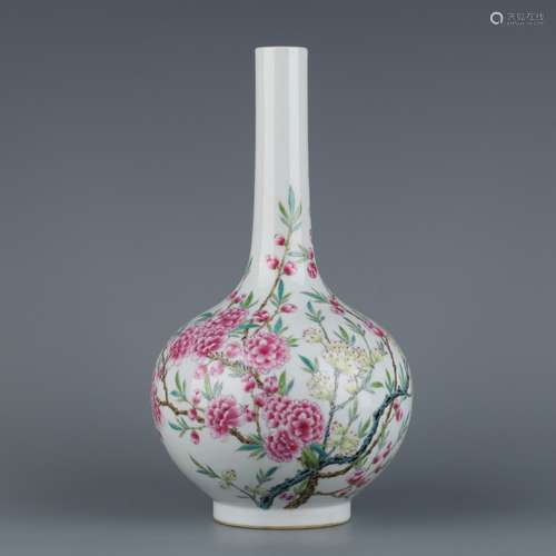 QIANLONG A FAMILLE ROSE 'PEACH' BOTTLE VASE