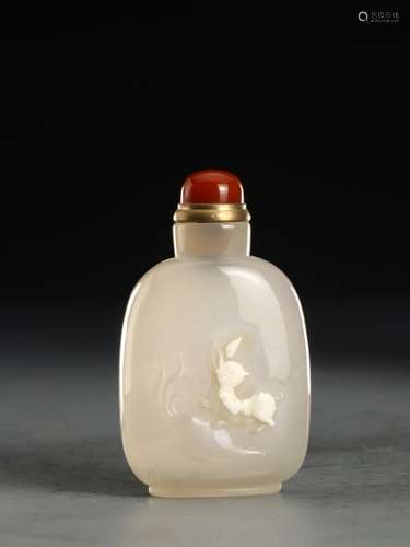 A AGATE SNUFF BOTTLE