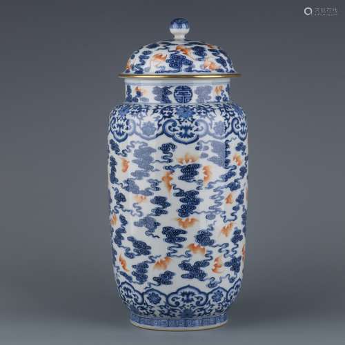 QIANGLONG AN IRON-RED-DECORATED BLUE AND WHITE VASE