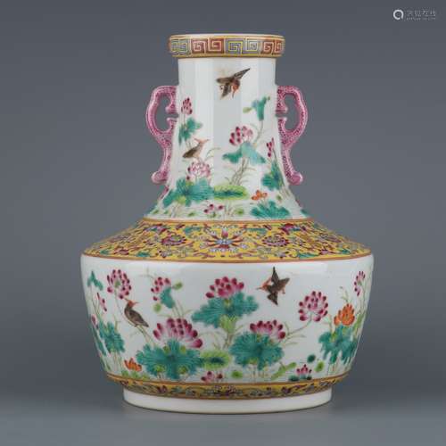 A  DAOGUANG FAMILLE ROSE LOTUS VASE