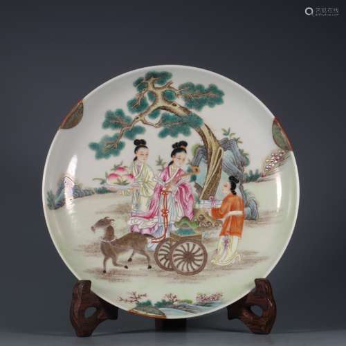 A QIANLONG YEAR MADE FAMILLE ROSE DISH