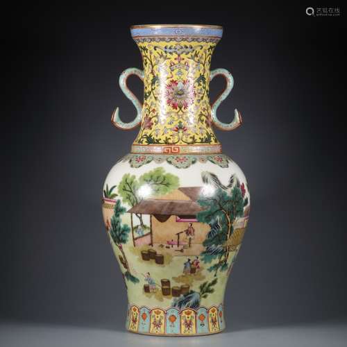 A  Qianlong  Famille rose Ruyi Vase