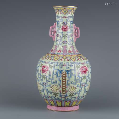 A QIANLONG  FAMILLE ROSE LIME-GREEN-GROUND 'KUI DRAGON' VASE