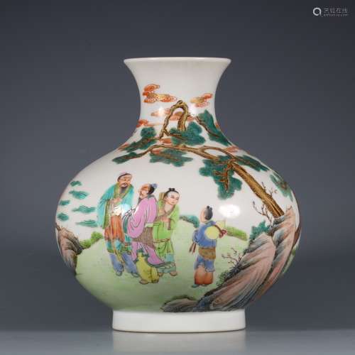 A CHINESE PORCELAIN VASE