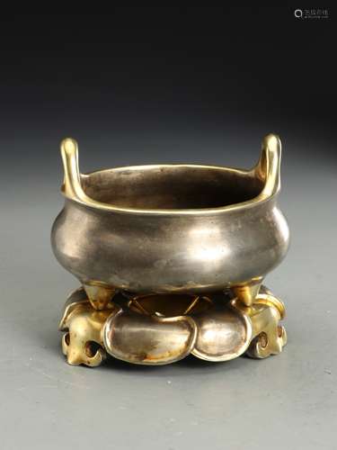 A DAMINGXUANDE YEAR MADE GILT BRONZE BURNER