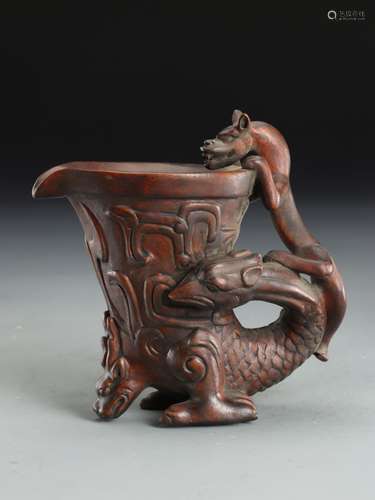 A CHENXIANG WOOD 'DRAGON AND PHOENIX'VESSEL