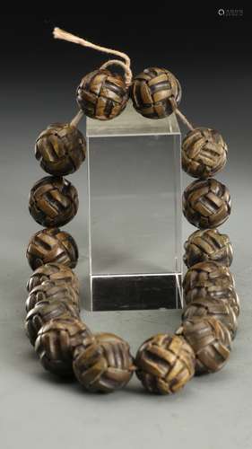 A CHENXIANG WOOD BRACELET