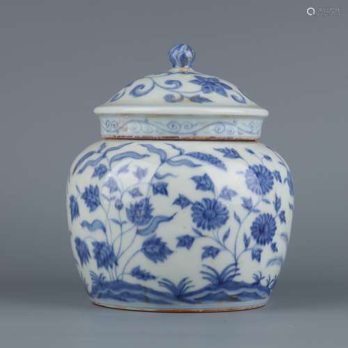 A MINGCHENGHUA BLUE AND WHITE JAR WITH COVER