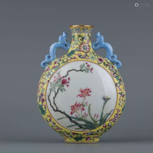 A  QIANLONG YELLOW GROUND FLOWER  BOTTLE WITH HANDLES ,BIANP...