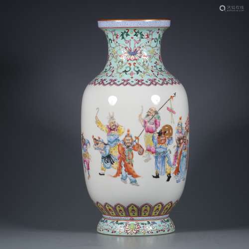 A  QIANLONG FAMILLE ROSE VASE