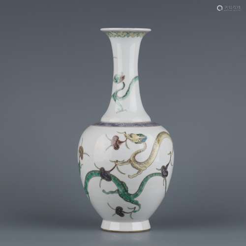 A  KANGXI WUCAI DRAGON VASE