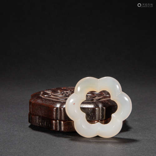 CHINESE AGATE RING, LIAO DYNASTY
