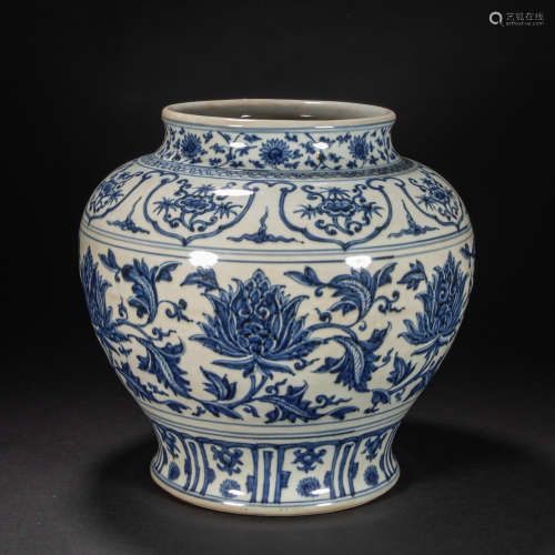 CHINESE BLUE AND WHITE POT, MING DYNASTY