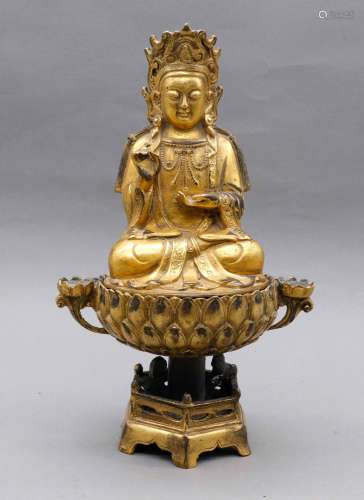 Statuette de bouddha en bronze doré, assis en padmasana sur ...