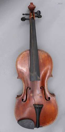 Violon allemand de la fin XVIIIe siècle. Arrachure de bois s...