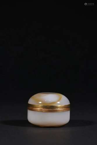 A Delicate Agate Inlaid Gold Box