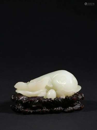 A Fine Hetian Jade Carved Fish Ornament