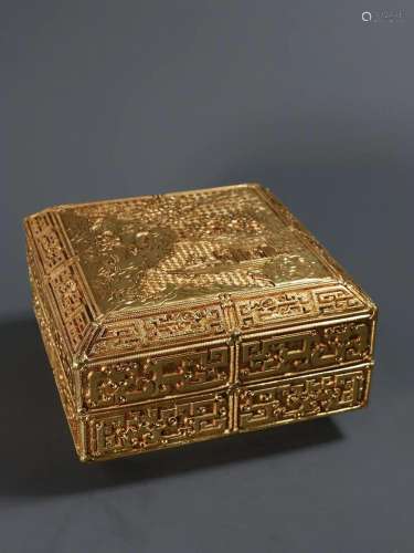 A Fine Gilt-bronze Box With Cover and Figure Pattern