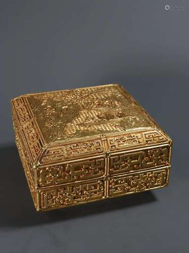 A Fine Gilt-bronze Box With Cover and Figure Pattern