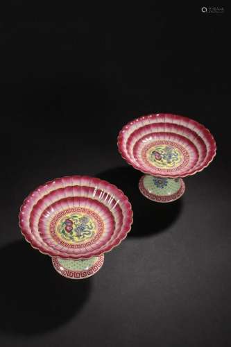 A Pair of Red-glazed Tall Plates With Flower Pattern