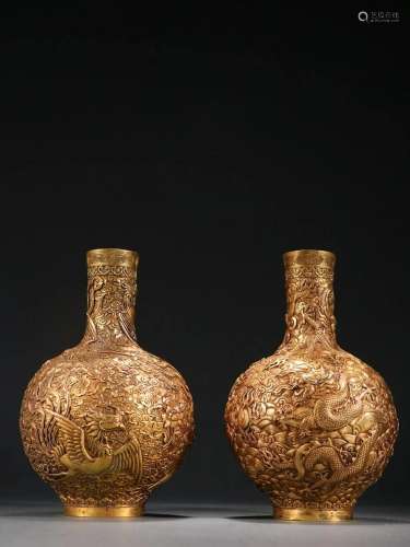 A Pair of Gilt-bronze Vases With Dragon and Pheonix Pattern