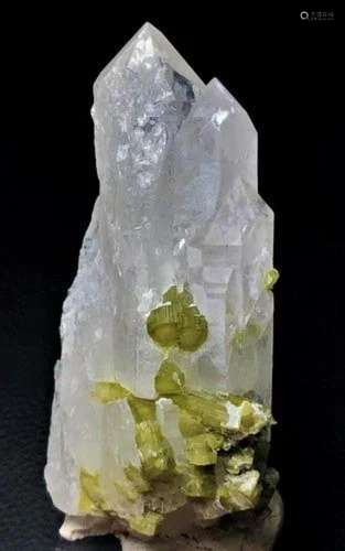 106 Grams Twin Quartz Crystals With Tourmaline