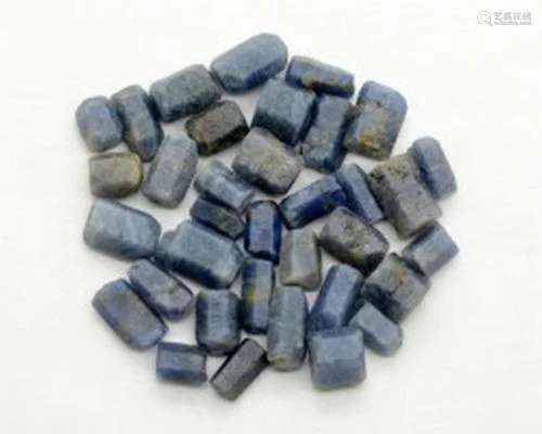 250 Cts Beautiful Top Quality Sapphire Crystals