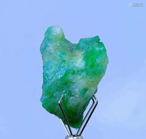 9 Gram Attractive Natural Emerald Specimen