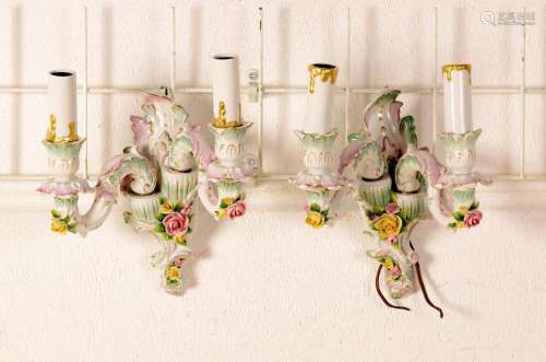 A pair of wall lamps, combs, porcelain, applied
