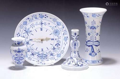 Five Meissen parts, onion pattern, 20th century