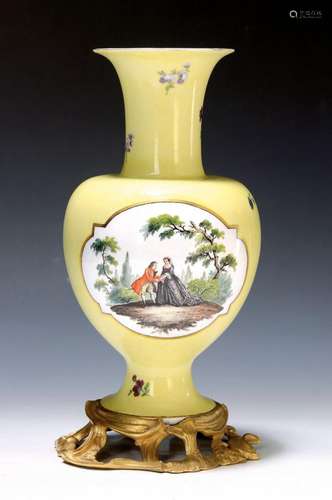 Princely yellow fond vase, Meissen, around 1730/35