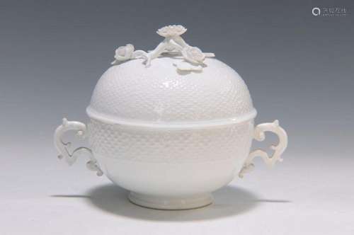 Small lid box, Meissen, around 1735, Model J.J