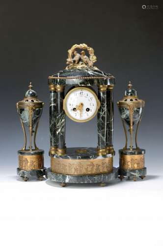 coat clock with two side pieces, France, around 1920