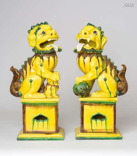 A PAIR OF CHINESE GUARDIAN LIONS