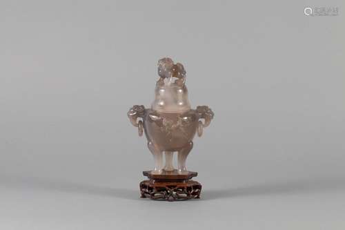 CHINE, circa 1900. Brûle parfum tripode en agate reposant su...