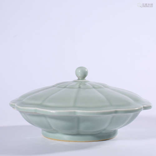 Green glazed cover bowl