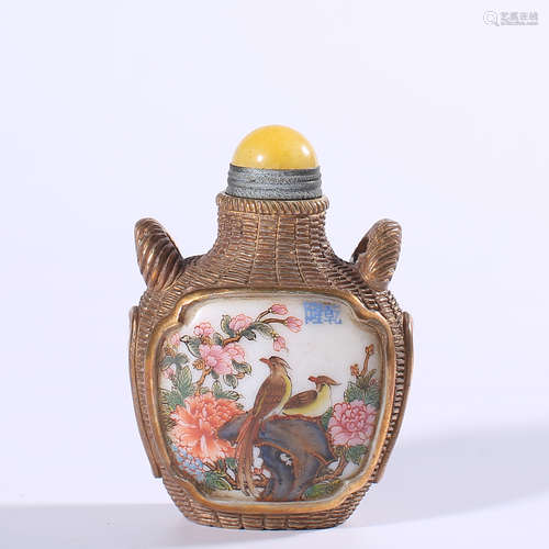 snuff bottle