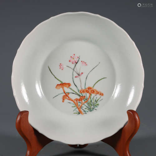 Famille Rose Plate with the Pattern of Plants