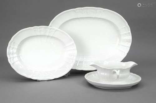 Sauce boat and 2 oval serving plates,