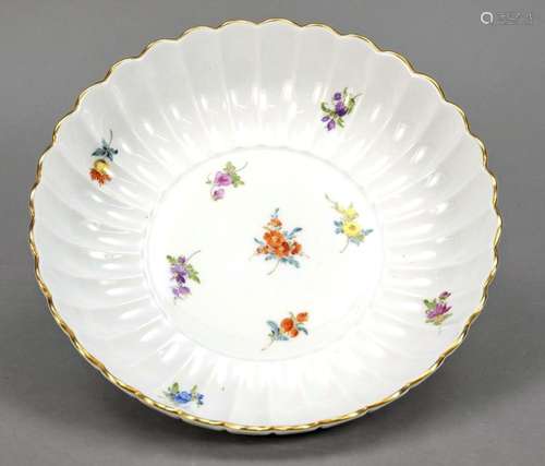 Round fan bowl, Meissen, year letter