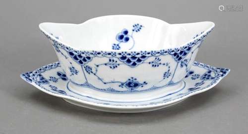 Gravy boat with a fixed saucer, Royal