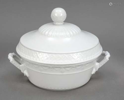 Round lidded tureen, KPM Berlin, mark