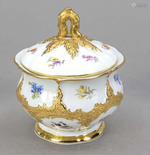 Lidded box, Meissen, mark 1924-1934,