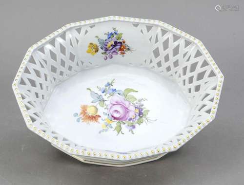 Oval basket, Nymphenburg, mark 1925-7